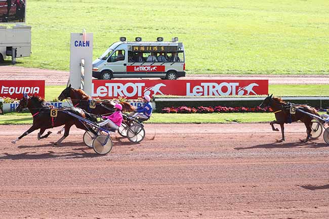 Photo d'arrivée de la course pmu PRIX DE FORMENTIN à CAEN le Samedi 7 octobre 2023
