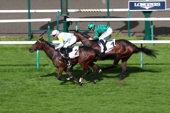 Photo d'arrivée de la course pmu PRIX DU TEMPLE DE VENUS à CHANTILLY le Mercredi 11 octobre 2023