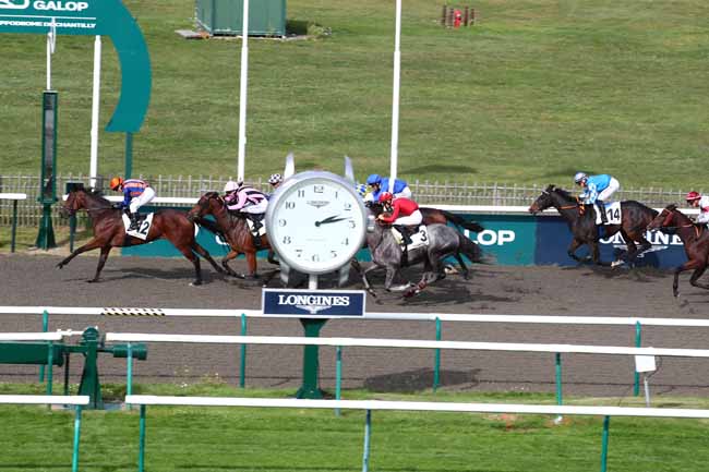 Photo d'arrivée de la course pmu PRIX DU BOIS DE LA CHARBONNIERE à CHANTILLY le Mercredi 11 octobre 2023