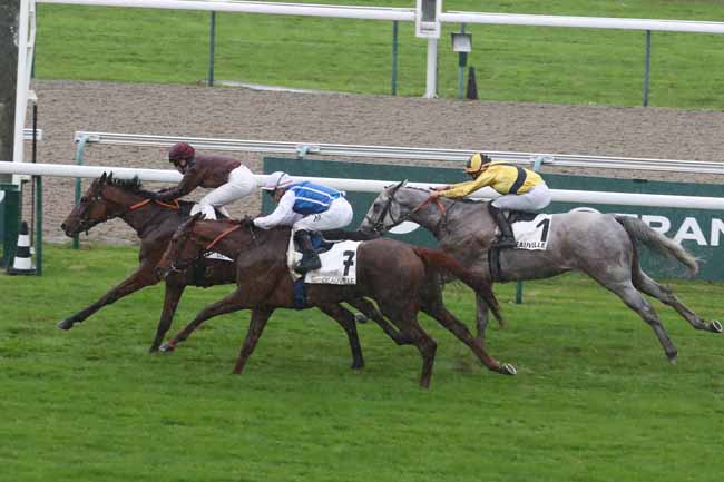 Photo d'arrivée de la course pmu PRIX DE VILLEPELEE à DEAUVILLE le Mercredi 18 octobre 2023