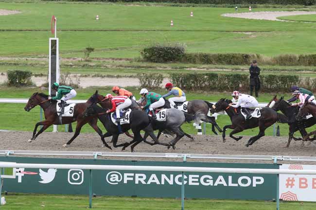Photo d'arrivée de la course pmu PRIX DU GRAND CANAL DU HAVRE à DEAUVILLE le Mercredi 18 octobre 2023