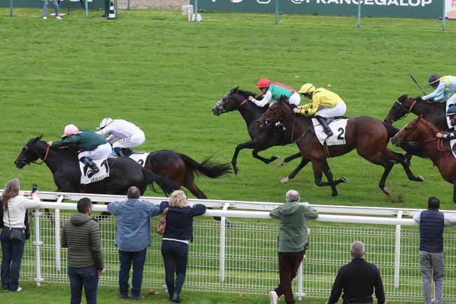 Photo d'arrivée de la course pmu CRITERIUM DE VITESSE à DEAUVILLE le Jeudi 19 octobre 2023