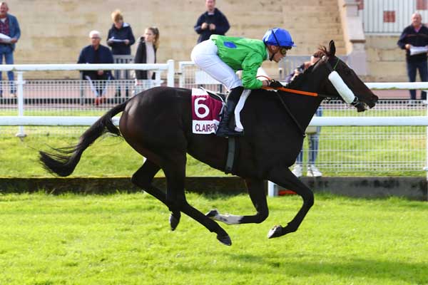 Photo d'arrivée de la course pmu PRIX WWW.QUEFAIREADEAUVILLE.COM (PRIX CHARLIE ELIOTT) - CHAMPIONNAT PARISTURF DES APPRENTIS ET JEUNES JOCKEYS à CLAIREFONTAINE le Vendredi 20 octobre 2023