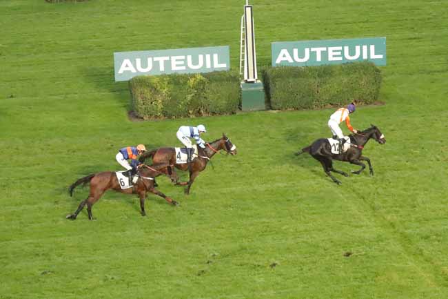 Photo d'arrivée de la course pmu PRIX MONTGOMERY à AUTEUIL le Vendredi 20 octobre 2023
