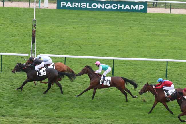 Photo d'arrivée de la course pmu PRIX DE SAINT-CYR à LONGCHAMP le Samedi 21 octobre 2023
