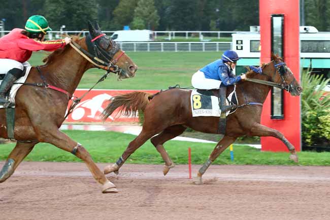 Photo d'arrivée de la course pmu PRIX DE LA PLACE DES FETES à ENGHIEN le Samedi 21 octobre 2023