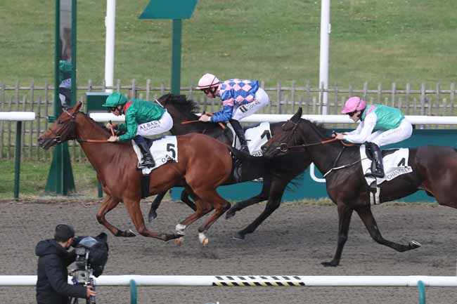 Photo d'arrivée de la course pmu PRIX DE LA COUR DES PRINCES à CHANTILLY le Jeudi 26 octobre 2023