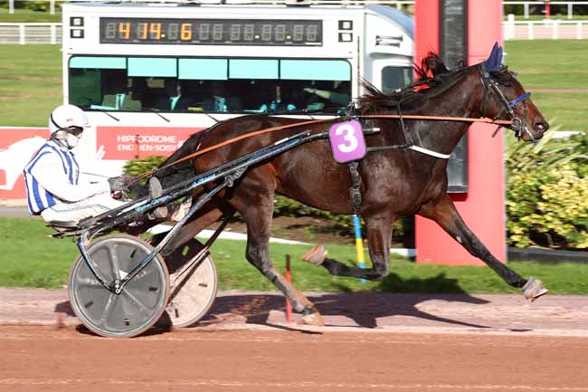 Photo d'arrivée de la course pmu PRIX DE LA PORTE DE GENTILLY à ENGHIEN le Dimanche 29 octobre 2023