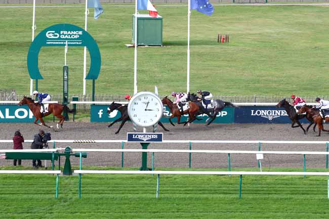 Photo d'arrivée de la course pmu PRIX DE RARAY à CHANTILLY le Mardi 31 octobre 2023