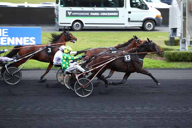 Photo d'arrivée de la course pmu PRIX DE MORLAIX à PARIS-VINCENNES le Lundi 6 novembre 2023