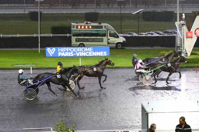 Photo d'arrivée de la course pmu PRIX AGATHE à PARIS-VINCENNES le Jeudi 16 novembre 2023