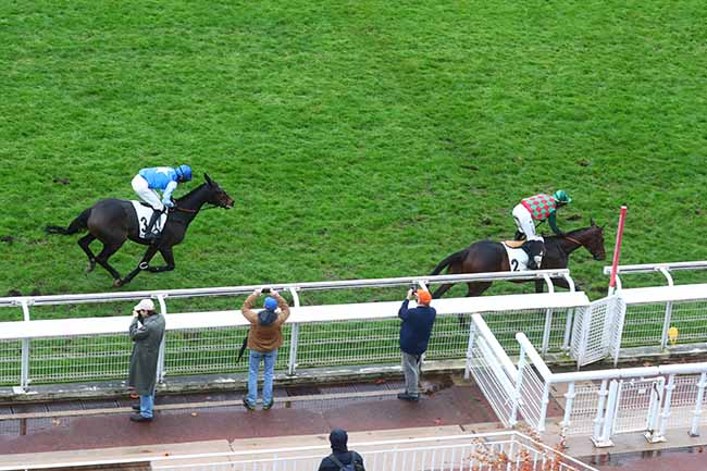 Photo d'arrivée de la course pmu PRIX DE BEAUGENCY à AUTEUIL le Samedi 18 novembre 2023