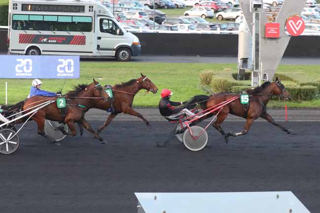 Photo d'arrivée de la course pmu PRIX 20 MINUTES à PARIS-VINCENNES le Dimanche 19 novembre 2023