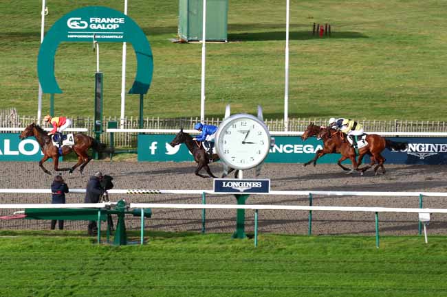 Photo d'arrivée de la course pmu PRIX DE BALIVIERE à CHANTILLY le Mardi 21 novembre 2023