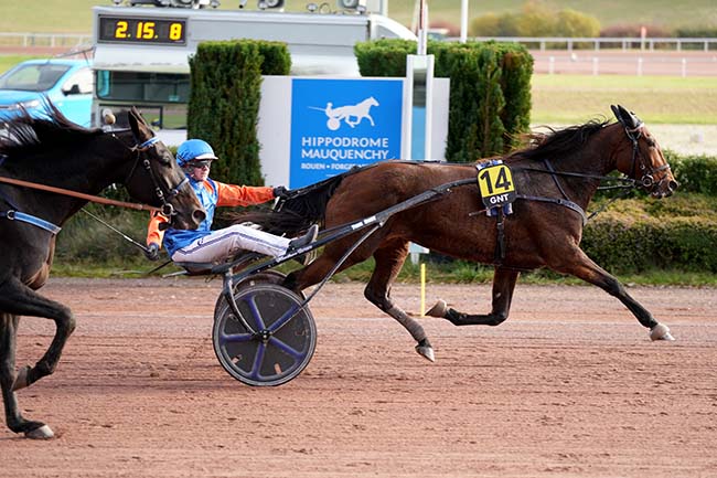 Photo d'arrivée de la course pmu GRAND NATIONAL DU TROT - JACQUES BRION à MAUQUENCHY le Mercredi 22 novembre 2023