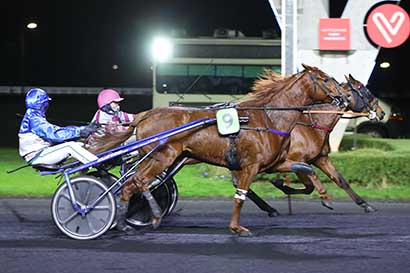 Photo d'arrivée de la course pmu PRIX DE BEAUVOIR à PARIS-VINCENNES le Samedi 25 novembre 2023