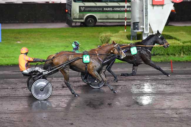 Photo d'arrivée de la course pmu PRIX D'HENNEBONT à PARIS-VINCENNES le Lundi 27 novembre 2023