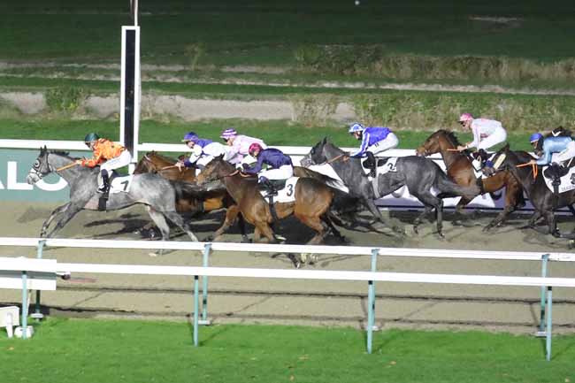 Photo d'arrivée de la course pmu PRIX DE GOLD BEACH à DEAUVILLE le Mardi 28 novembre 2023