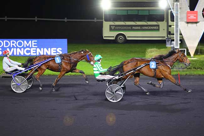Photo d'arrivée de la course pmu PRIX DE RICHELIEU à PARIS-VINCENNES le Mercredi 29 novembre 2023
