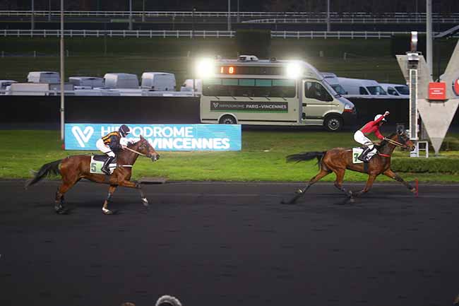 Photo d'arrivée de la course pmu PRIX RAOUL BALLIERE à PARIS-VINCENNES le Samedi 2 décembre 2023