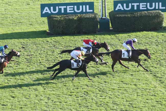 Photo d'arrivée de la course pmu PRIX MORGEX à AUTEUIL le Samedi 2 décembre 2023