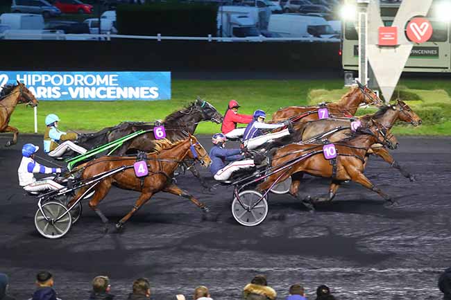 Photo d'arrivée de la course pmu LETROT OPEN DES REGIONS - 4 ANS à PARIS-VINCENNES le Dimanche 3 décembre 2023