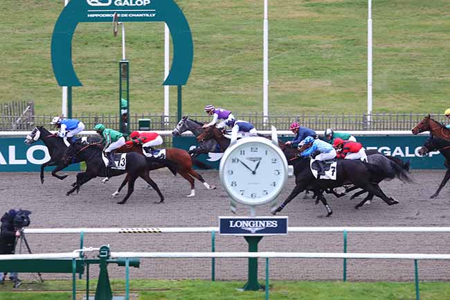 Photo d'arrivée de la course pmu PRIX DE WATERMAEL-BOITSFORT à CHANTILLY le Jeudi 7 décembre 2023