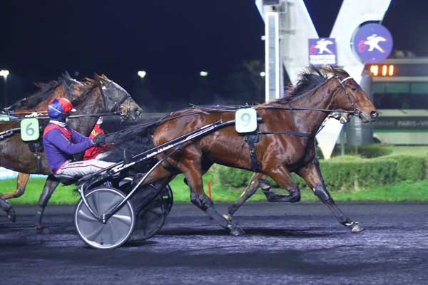 Photo d'arrivée de la course pmu PRIX DE LA CHAISE DIEU à PARIS-VINCENNES le Samedi 16 décembre 2023
