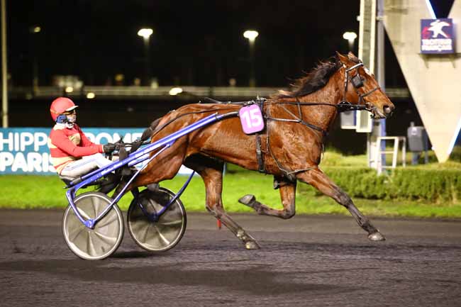 Photo d'arrivée de la course pmu PRIX DE JABLINES à PARIS-VINCENNES le Mercredi 20 décembre 2023