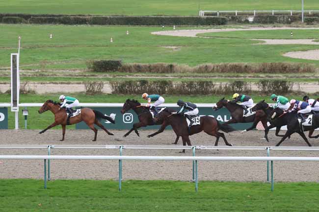 Photo d'arrivée de la course pmu PRIX DE GIVERNY à DEAUVILLE le Jeudi 21 décembre 2023