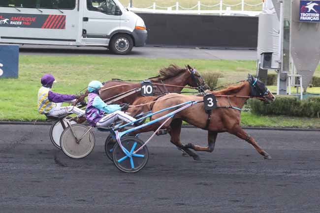 Photo d'arrivée de la course pmu PRIX D'ANDERNOS-LES-BAINS à PARIS-VINCENNES le Dimanche 24 décembre 2023