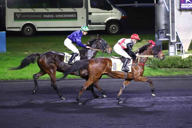 Photo d'arrivée de la course pmu PRIX DE SAUTRON à PARIS-VINCENNES le Jeudi 28 décembre 2023