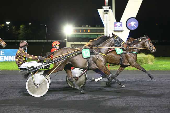 Photo d'arrivée de la course pmu PRIX DE LA DROME à PARIS-VINCENNES le Vendredi 29 décembre 2023
