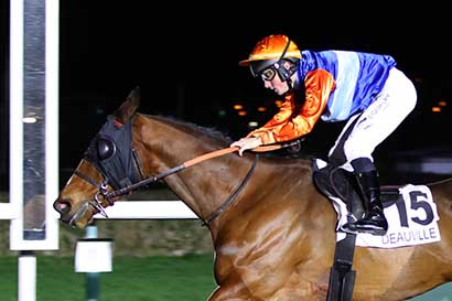 Photo d'arrivée de la course pmu PRIX DE LA VALLEE DE MAYEUX à DEAUVILLE le Vendredi 29 décembre 2023