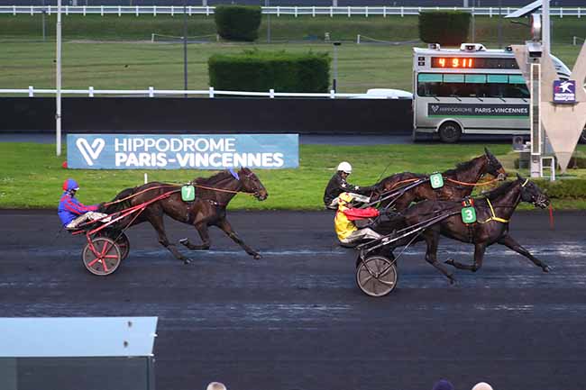 Photo d'arrivée de la course pmu PRIX DE CROISSANVILLE à PARIS-VINCENNES le Mercredi 3 janvier 2024