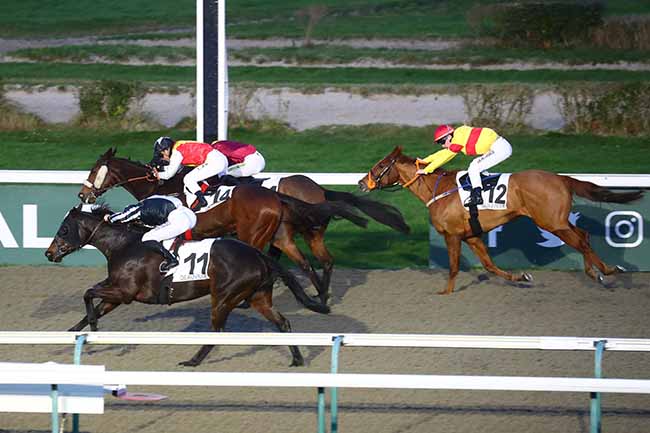 Photo d'arrivée de la course pmu PRIX DE BERNAY à DEAUVILLE le Vendredi 5 janvier 2024