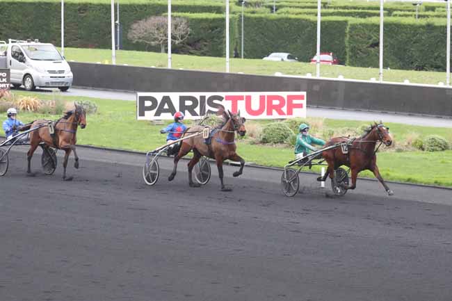 Photo d'arrivée de la course pmu PRIX DE JUSSAC à PARIS-VINCENNES le Samedi 6 janvier 2024