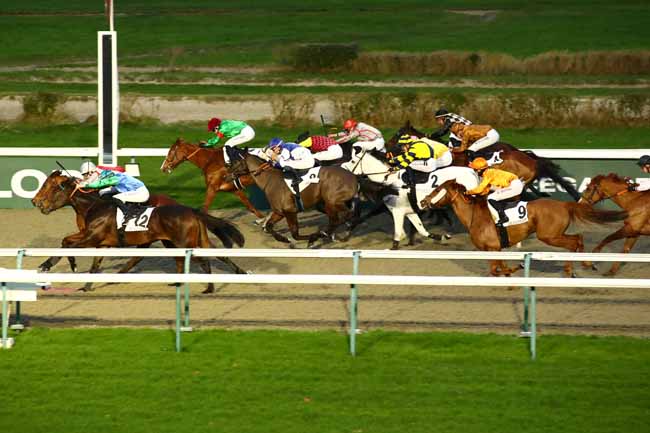 Photo d'arrivée de la course pmu PRIX DE L'AURE à DEAUVILLE le Samedi 6 janvier 2024