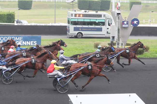 Photo d'arrivée de la course pmu PRIX DE LIGNIERES à PARIS-VINCENNES le Dimanche 7 janvier 2024