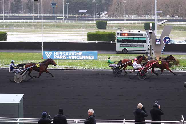 Photo d'arrivée de la course pmu PRIX DE VIC-BIGORRE à PARIS-VINCENNES le Mardi 9 janvier 2024