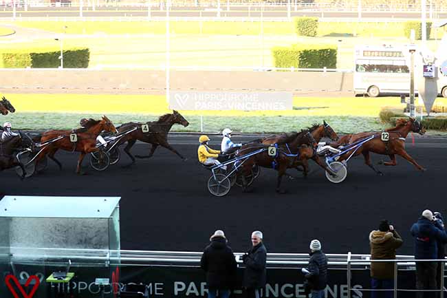 Photo d'arrivée de la course pmu PRIX DE BRIONNE à PARIS-VINCENNES le Mardi 16 janvier 2024
