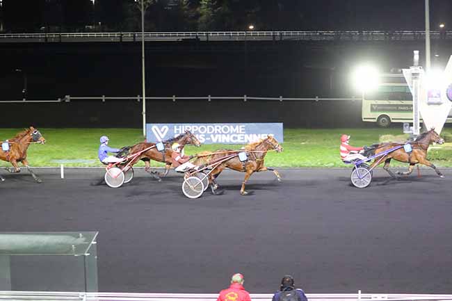 Photo d'arrivée de la course pmu PRIX DE GERMIGNY à PARIS-VINCENNES le Mardi 16 janvier 2024