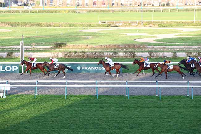 Photo d'arrivée de la course pmu PRIX FRED STORR à DEAUVILLE le Vendredi 26 janvier 2024