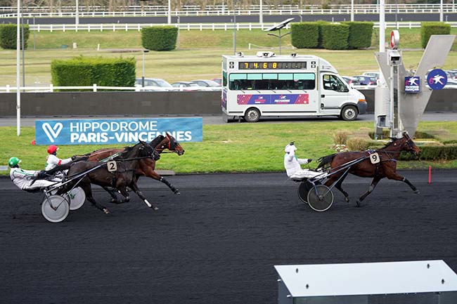 Photo d'arrivée de la course pmu COUPE INTERCONTINENTALE DES AMATEURS à PARIS-VINCENNES le Samedi 27 janvier 2024