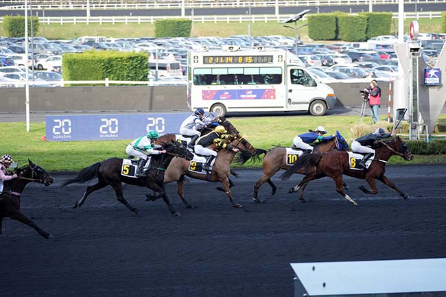 Photo d'arrivée de la course pmu PRIX 20 MINUTES (PRIX TIDALIUM PELO) à PARIS-VINCENNES le Dimanche 28 janvier 2024