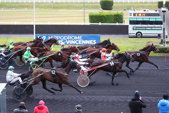 Photo d'arrivée de la course pmu PRIX DE CHATEAUBRIANT à PARIS-VINCENNES le Mardi 30 janvier 2024