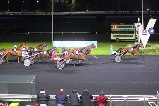 Photo d'arrivée de la course pmu PRIX ELMA à PARIS-VINCENNES le Mardi 30 janvier 2024