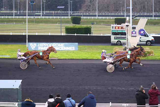 Photo d'arrivée de la course pmu PRIX JEAN ET ANDRE DE LA VAISSIERE à PARIS-VINCENNES le Jeudi 1 février 2024