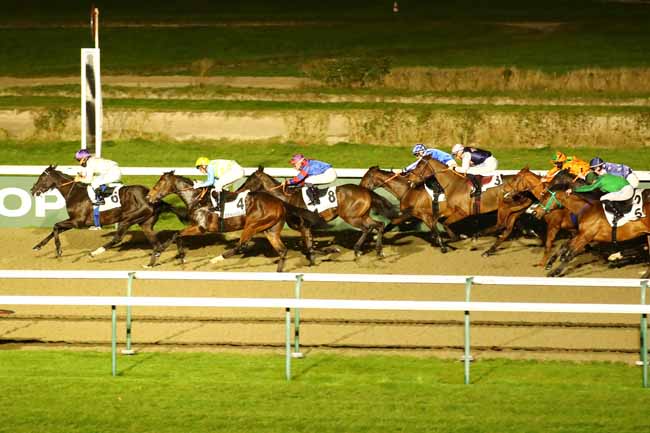 Photo d'arrivée de la course pmu PRIX DU CAP DE LA HEVE à DEAUVILLE le Vendredi 2 février 2024