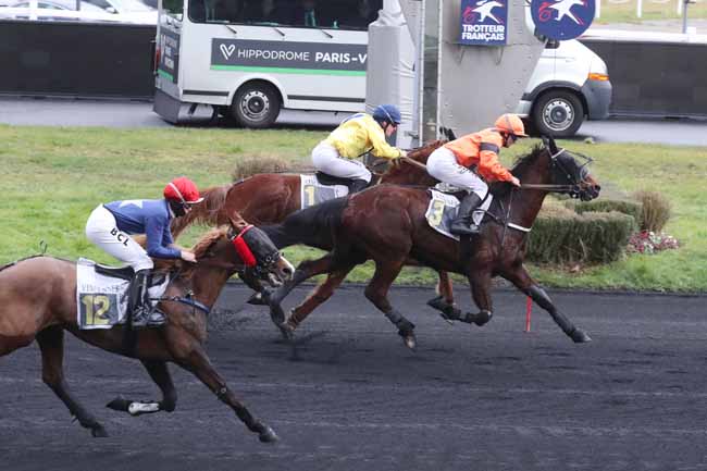 Photo d'arrivée de la course pmu PRIX D'AUCH à PARIS-VINCENNES le Samedi 3 février 2024